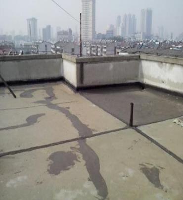 西华漏水维修 楼顶漏水是什么原因，楼顶漏水维修方法是什么?